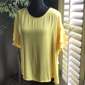 Pretty yellow top